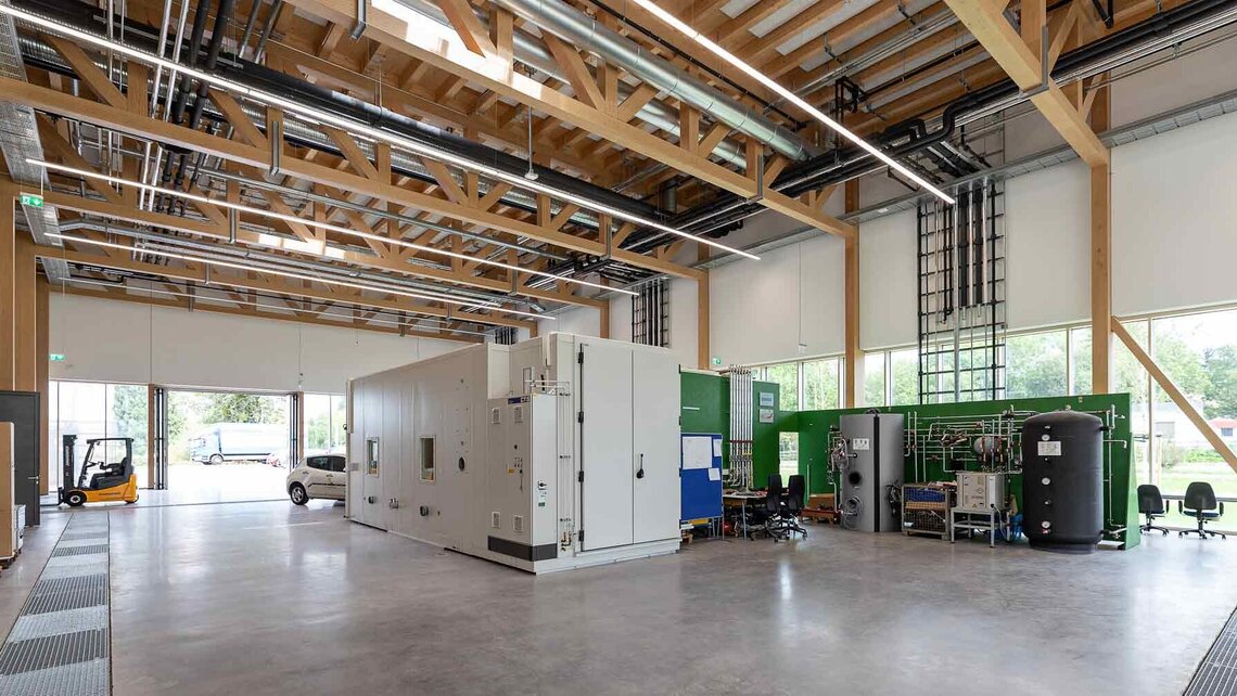 Das Innere des netzdienlichen Nullenergiegebäudes Quelle: BRAXart Fotografie, Neuried Das Innere des netzdienlichen Nullenergiegebäudes Quelle: BRAXart Fotografie, Neuried